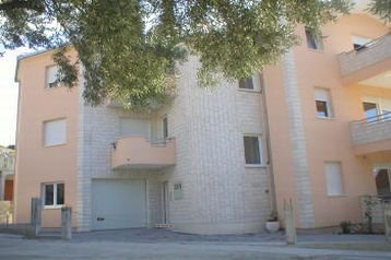 Kroatija Privát Dugi Rat, Eksterjeras